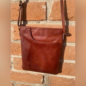 Margot New York Leather Crossbody Bag in Brandy – Worn-In Patina Style